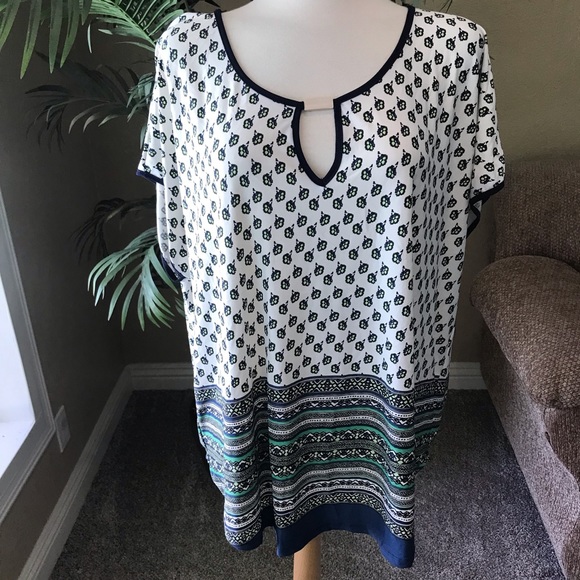 Espresso plus size short sleeve scoop neck pullover stretch top - Picture 1 of 6